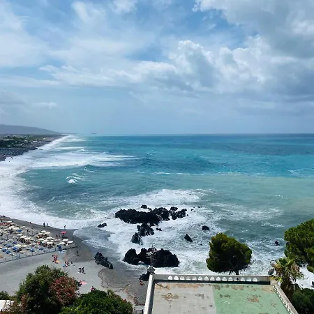 Daire L' Dista 2 Minuti A Piedi Dal Mare!