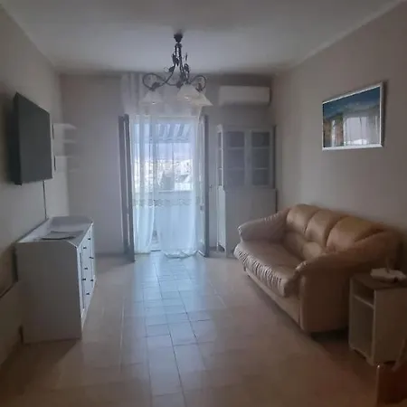 L' Dista 2 Minuti A Piedi Dal Mare!